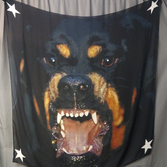 Givenchy Rottweiler Square Scarf 48" Pre-Owned - Picture 7 of 8